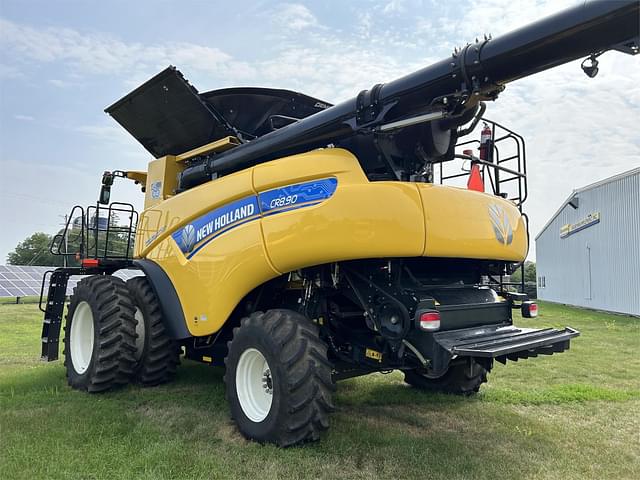 Image of New Holland CR8.90 equipment image 2