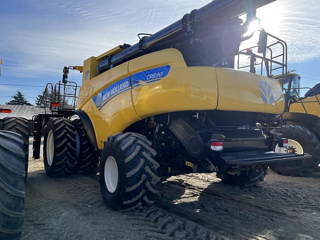 Image of New Holland CR8.90 equipment image 3