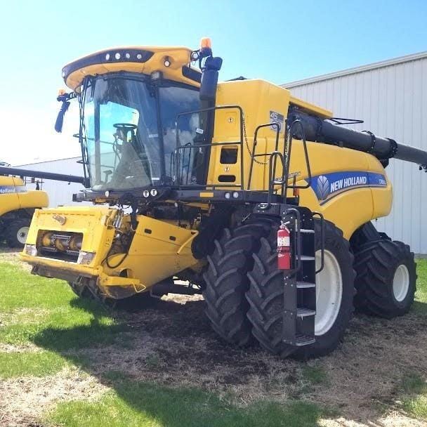 Main image New Holland CR8.90