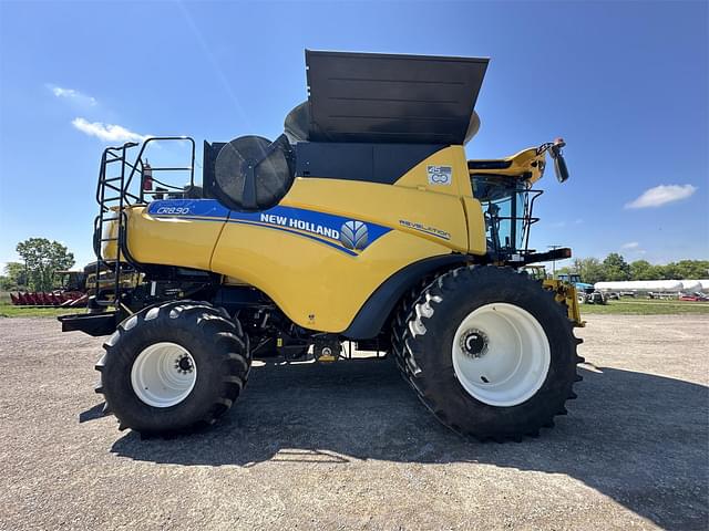 Image of New Holland CR8.90 equipment image 2