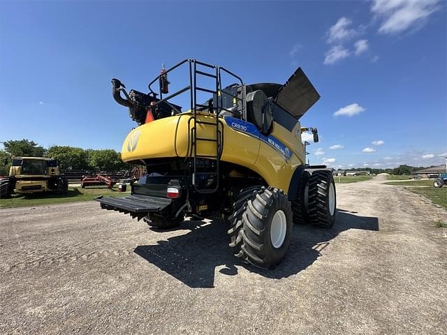 Image of New Holland CR8.90 equipment image 3