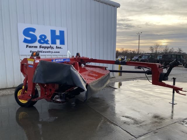 Image of New Holland 210 equipment image 3