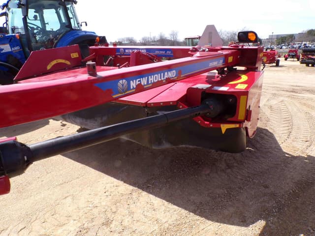 Image of New Holland 210 equipment image 3