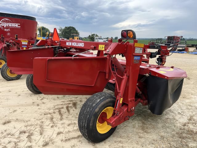 Image of New Holland 210 equipment image 2