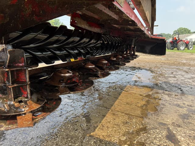 Image of New Holland 312 equipment image 3