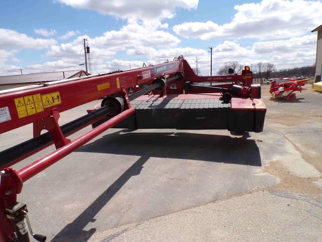 Image of New Holland 313 equipment image 2