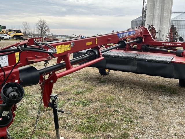 Image of New Holland 313 equipment image 4