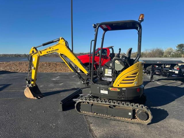 Image of New Holland E26C equipment image 1