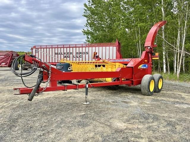 Image of New Holland FP240 equipment image 1