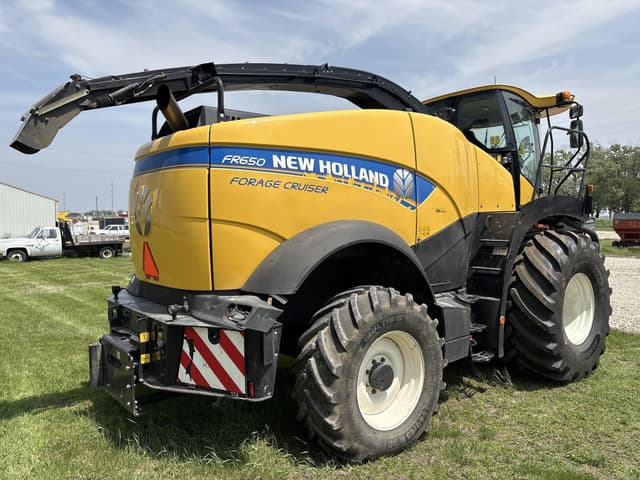 Image of New Holland FR650 equipment image 3