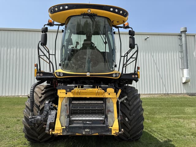 Image of New Holland FR650 equipment image 4