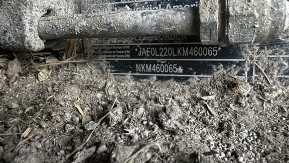 Image of New Holland L220 equipment image 2