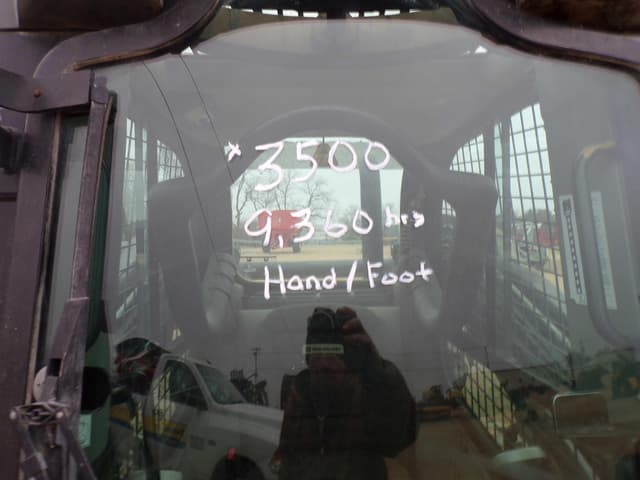 Image of New Holland L228 equipment image 1