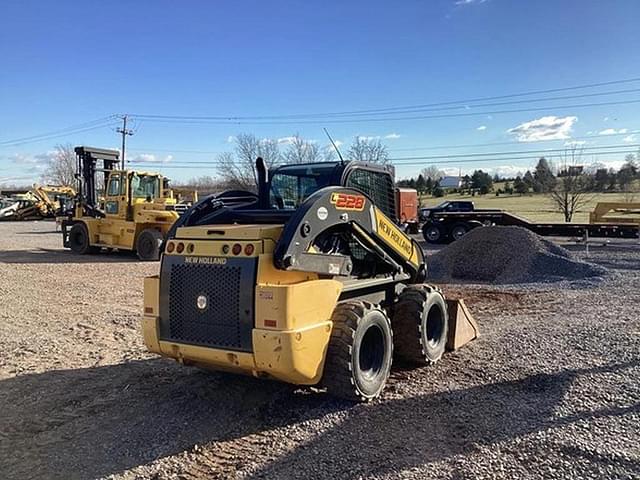 Image of New Holland L228 equipment image 3