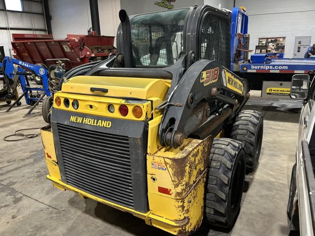 Image of New Holland L318 equipment image 2