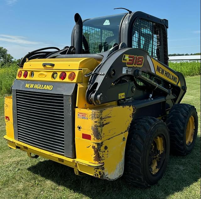 Image of New Holland L318 equipment image 4