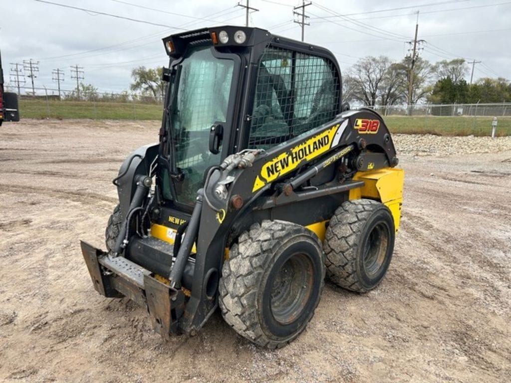 2020 New Holland L318 Equipment Image0