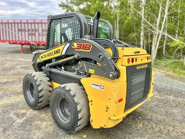 Image of New Holland L318 equipment image 4