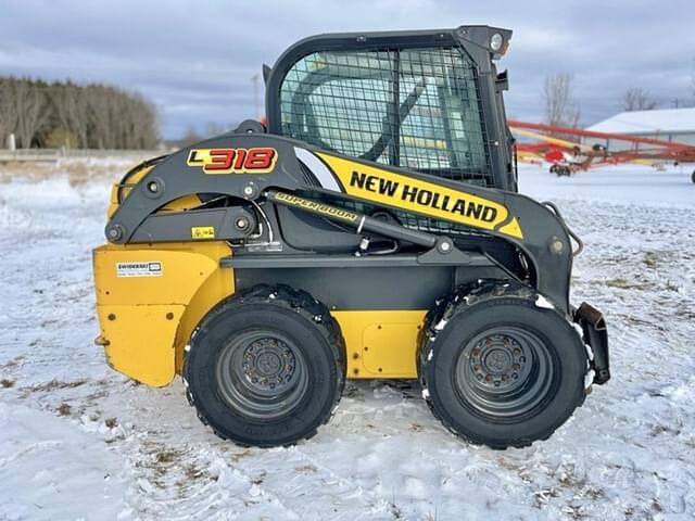 Image of New Holland L318 equipment image 2