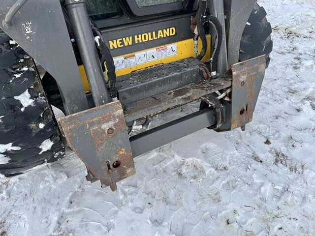 Image of New Holland L318 equipment image 4