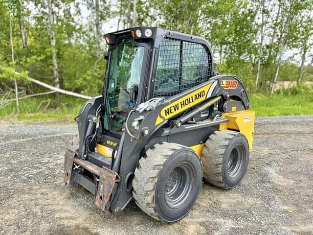 Image of New Holland L318 equipment image 2