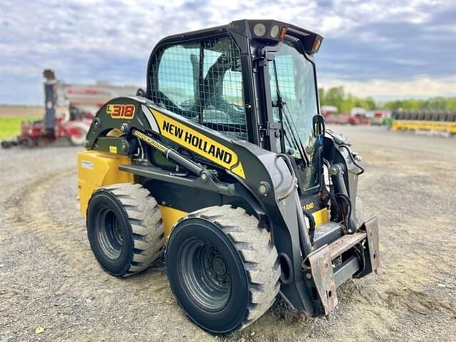 Image of New Holland L318 equipment image 1