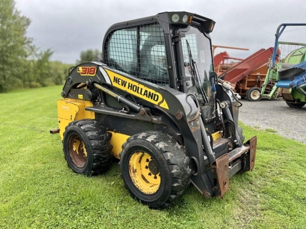 2020 New Holland L318 Equipment Image0