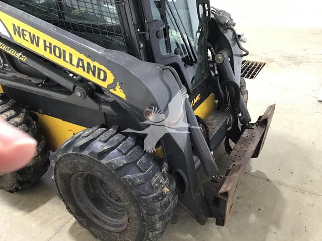 Image of New Holland L320 equipment image 4