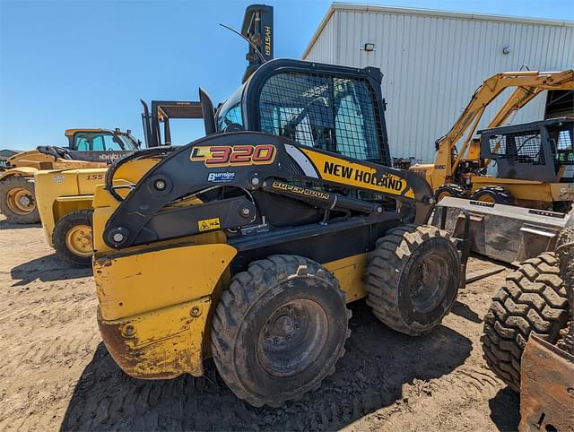 Image of New Holland L320 equipment image 2