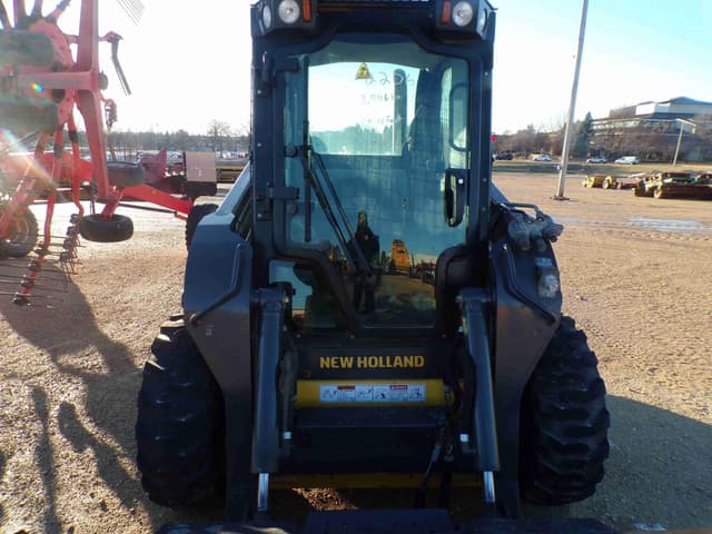 Image of New Holland L320 equipment image 2