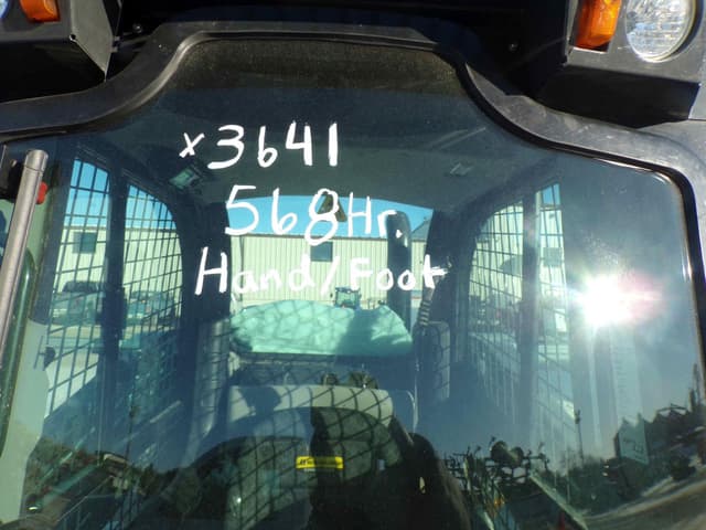 Image of New Holland L320 equipment image 1