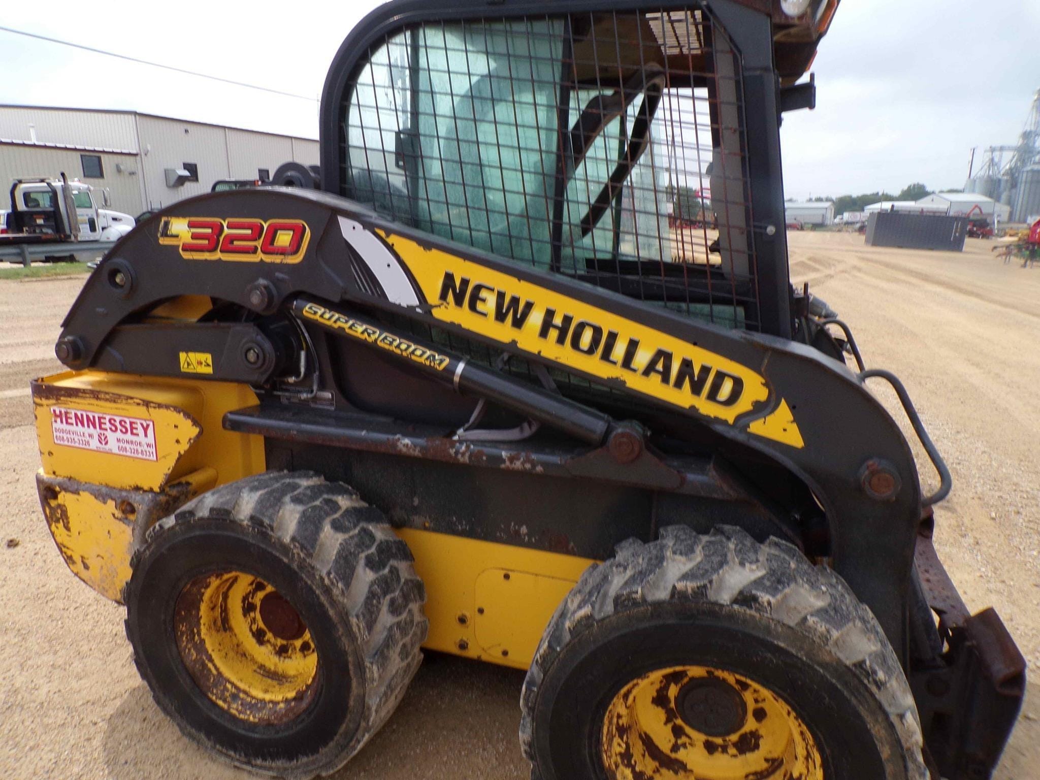 2020 New Holland L320 Equipment Image0