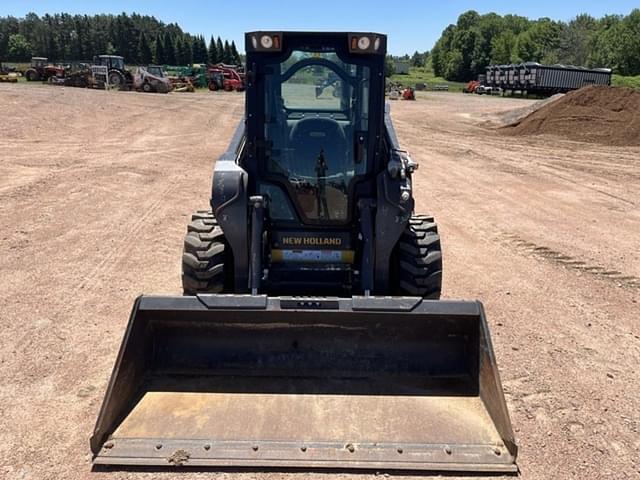 Image of New Holland L320 equipment image 2
