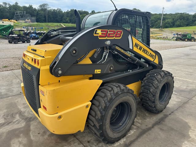 Image of New Holland L328 equipment image 4