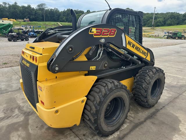 Image of New Holland L328 equipment image 4
