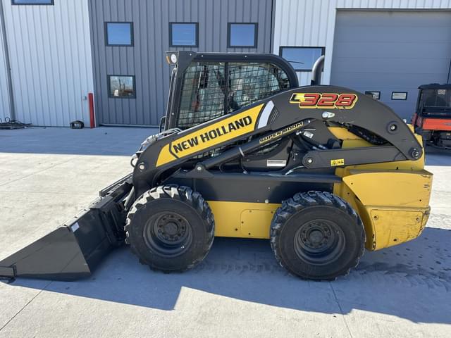 Image of New Holland L328 equipment image 1