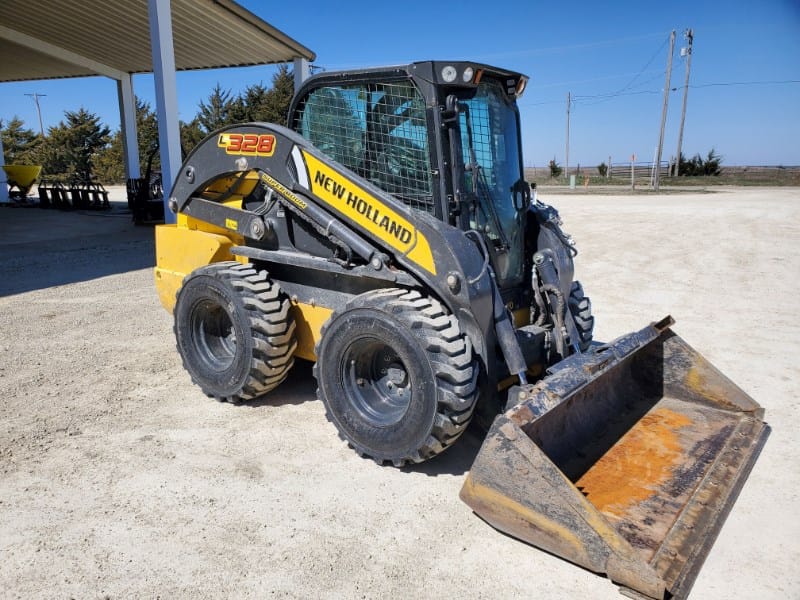 Main image New Holland L328