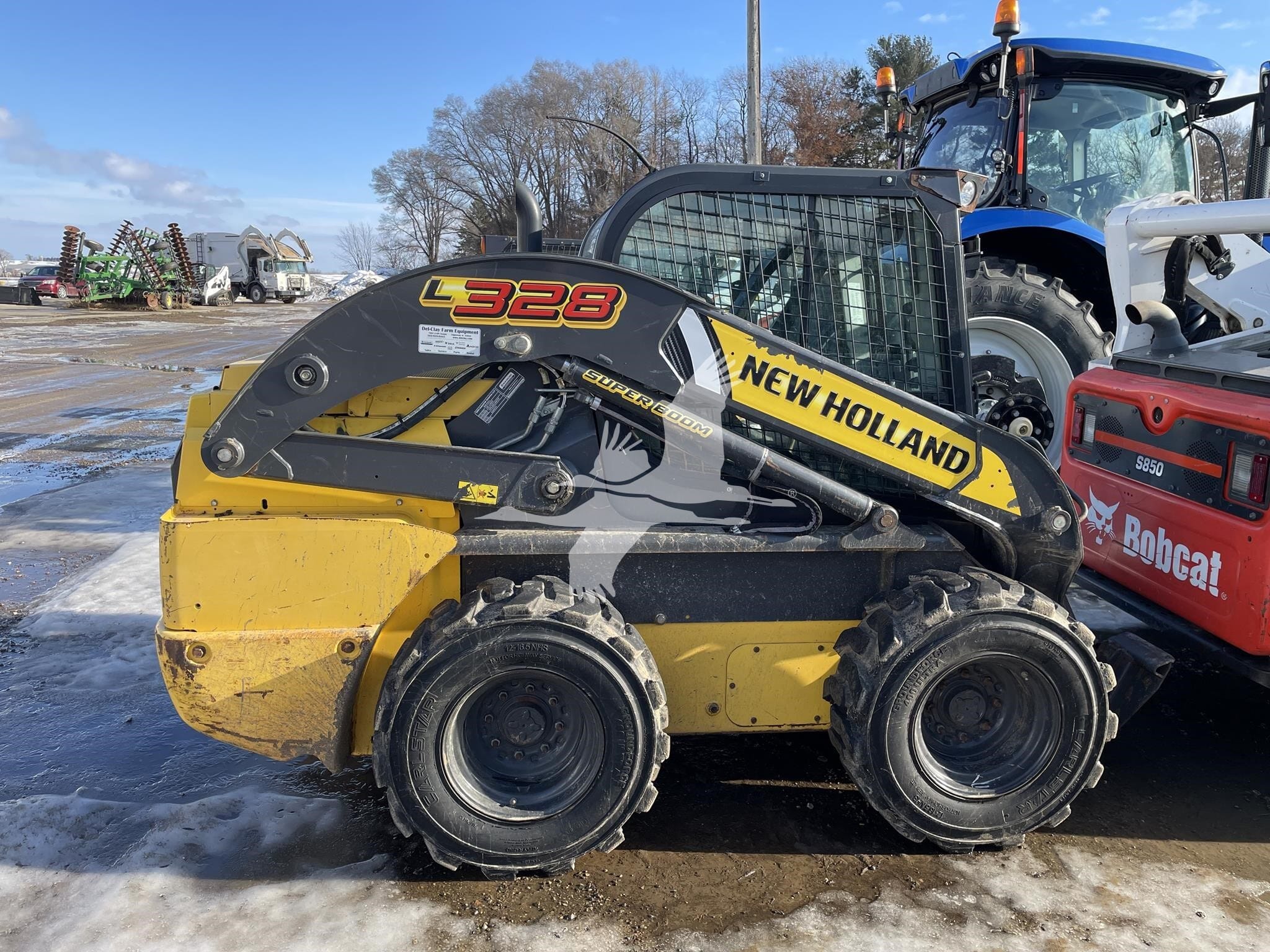 2020 New Holland L328 Equipment Image0