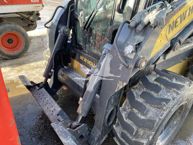 Image of New Holland L328 equipment image 3