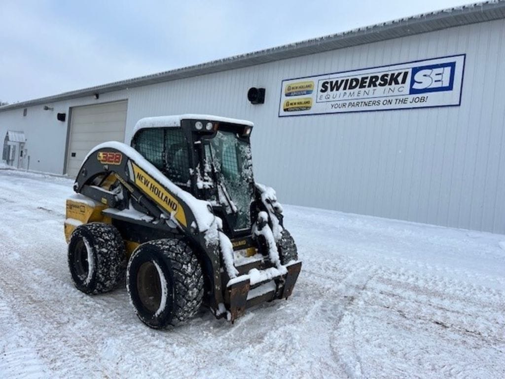 2020 New Holland L328 Equipment Image0