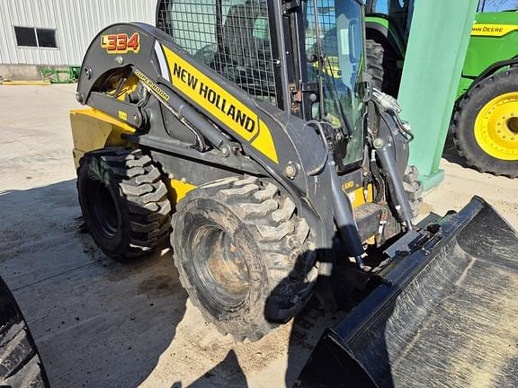 Image of New Holland L334 equipment image 4