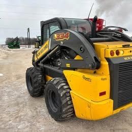 Image of New Holland L334 equipment image 4