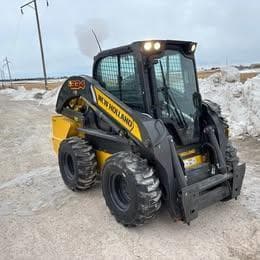 Image of New Holland L334 equipment image 1