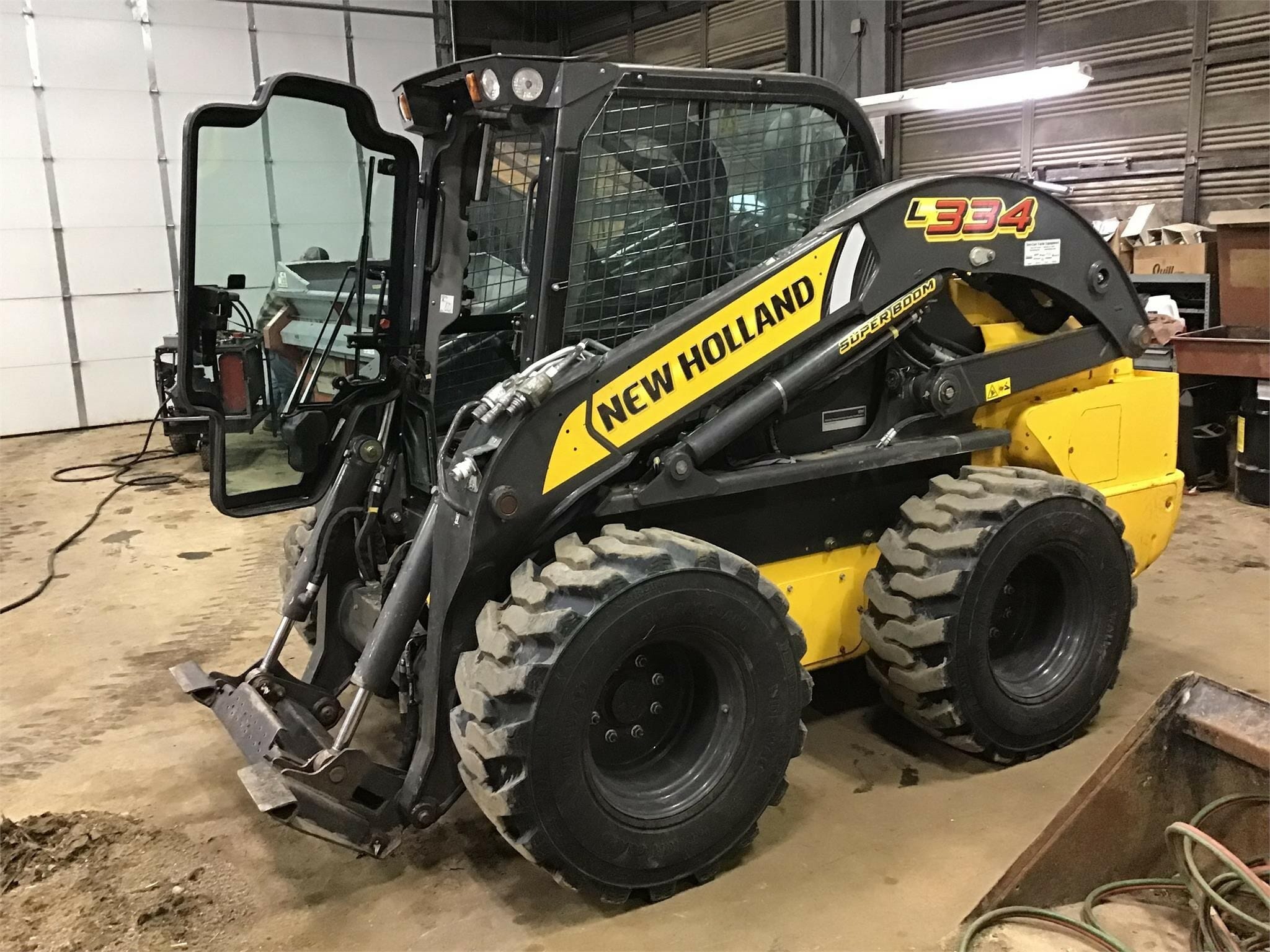 2020 New Holland L334 Equipment Image0