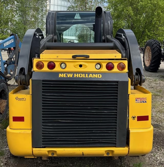 Image of New Holland L334 equipment image 4