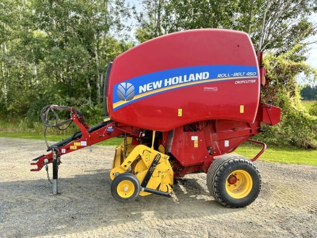 2020 New Holland RB450 CropCutter Equipment Image0