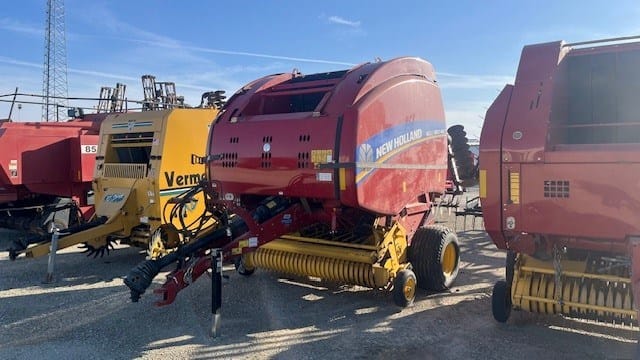 Main image New Holland RB460