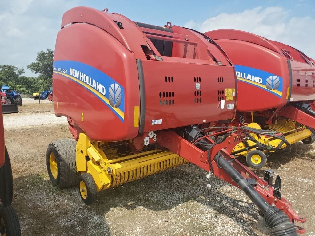 2020 New Holland RB460 Equipment Image0