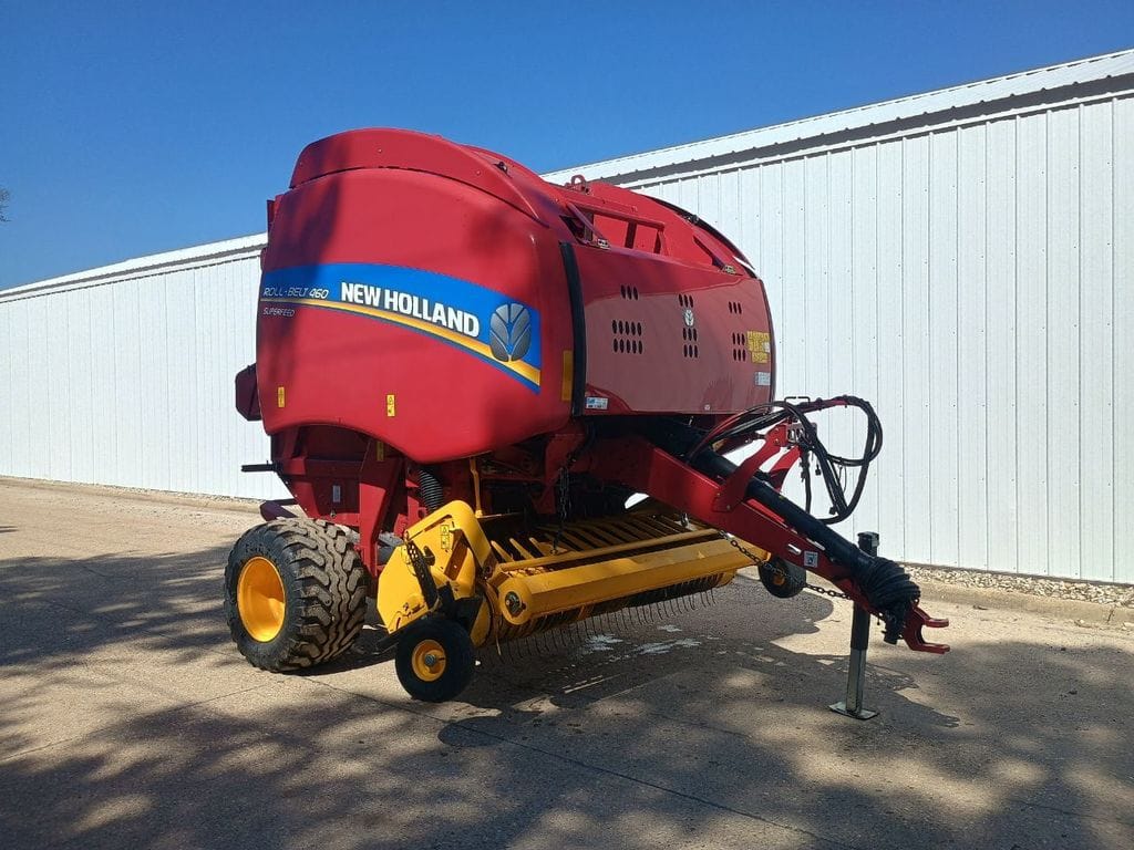 2020 New Holland RB460 Equipment Image0