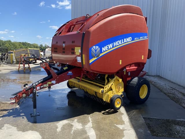 Image of New Holland RB460 equipment image 2